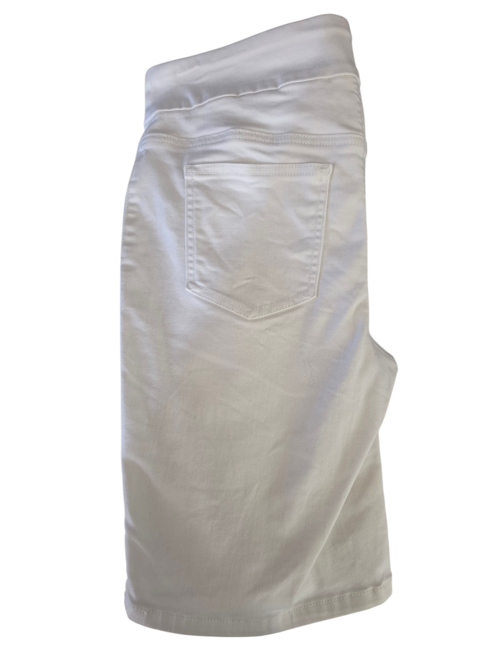 Chico's White Pull-On Jegging Shorts - Size 0.5 (US 6)