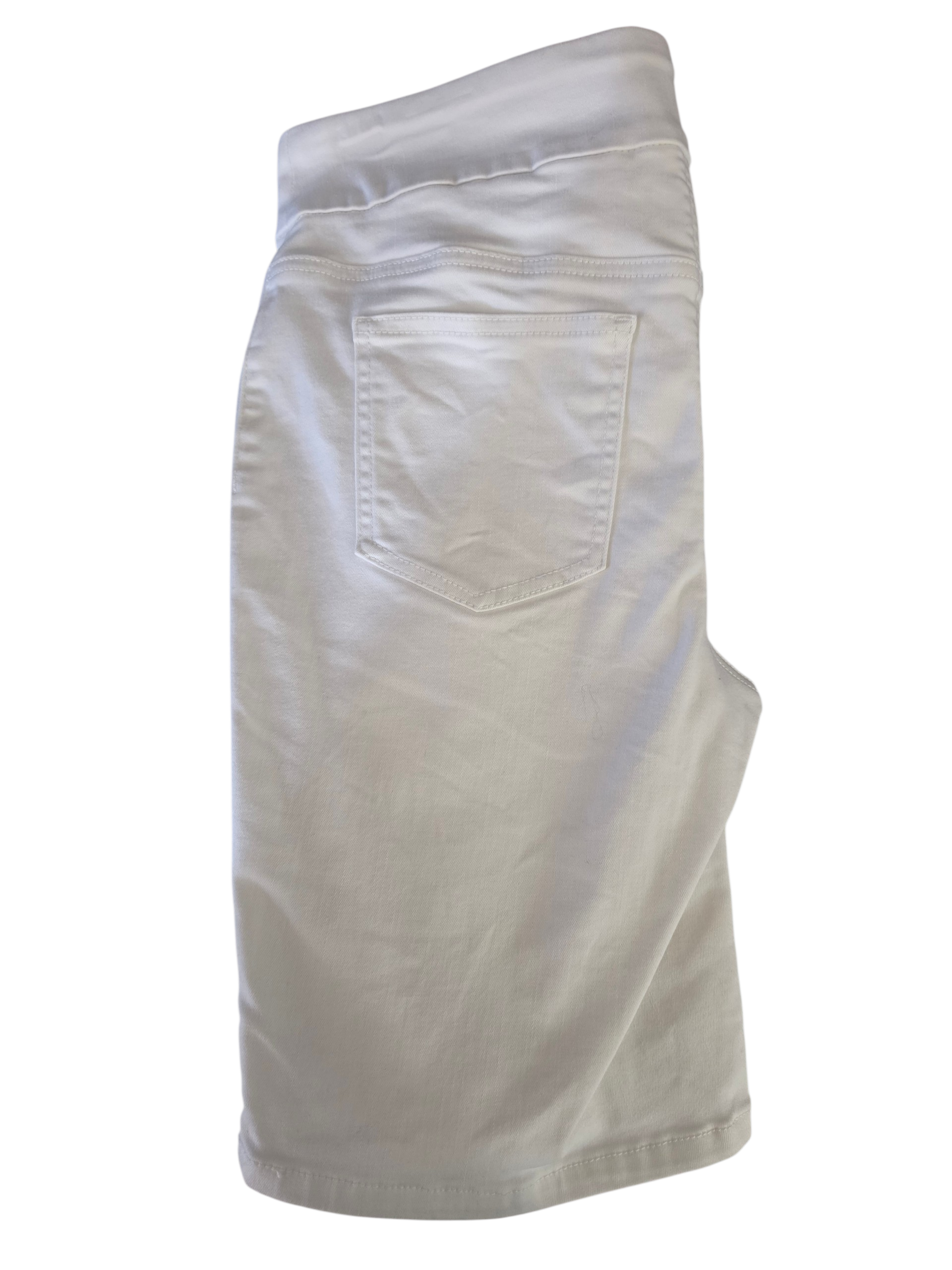 Chico's White Pull-On Jegging Shorts - Size 0.5 (US 6)
