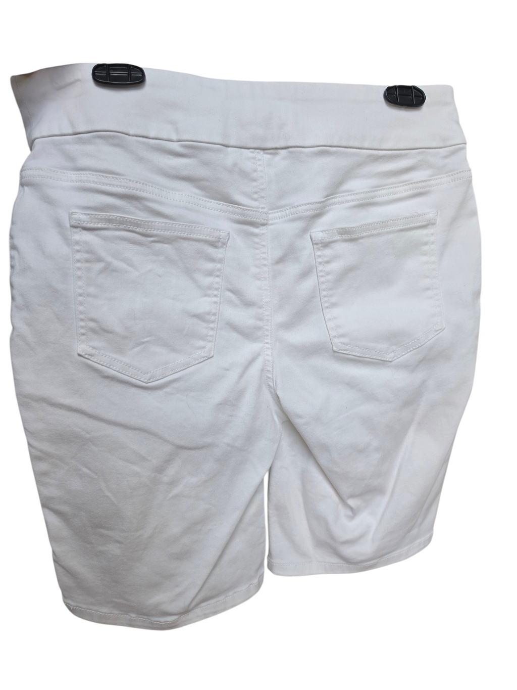 Chico's White Pull-On Jegging Shorts - Size 0.5 (US 6)